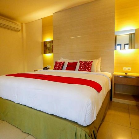 Reddoorz Plus Near Universitas Lambung Mangkurat バンジ ャ ルマシン エクステリア 写真