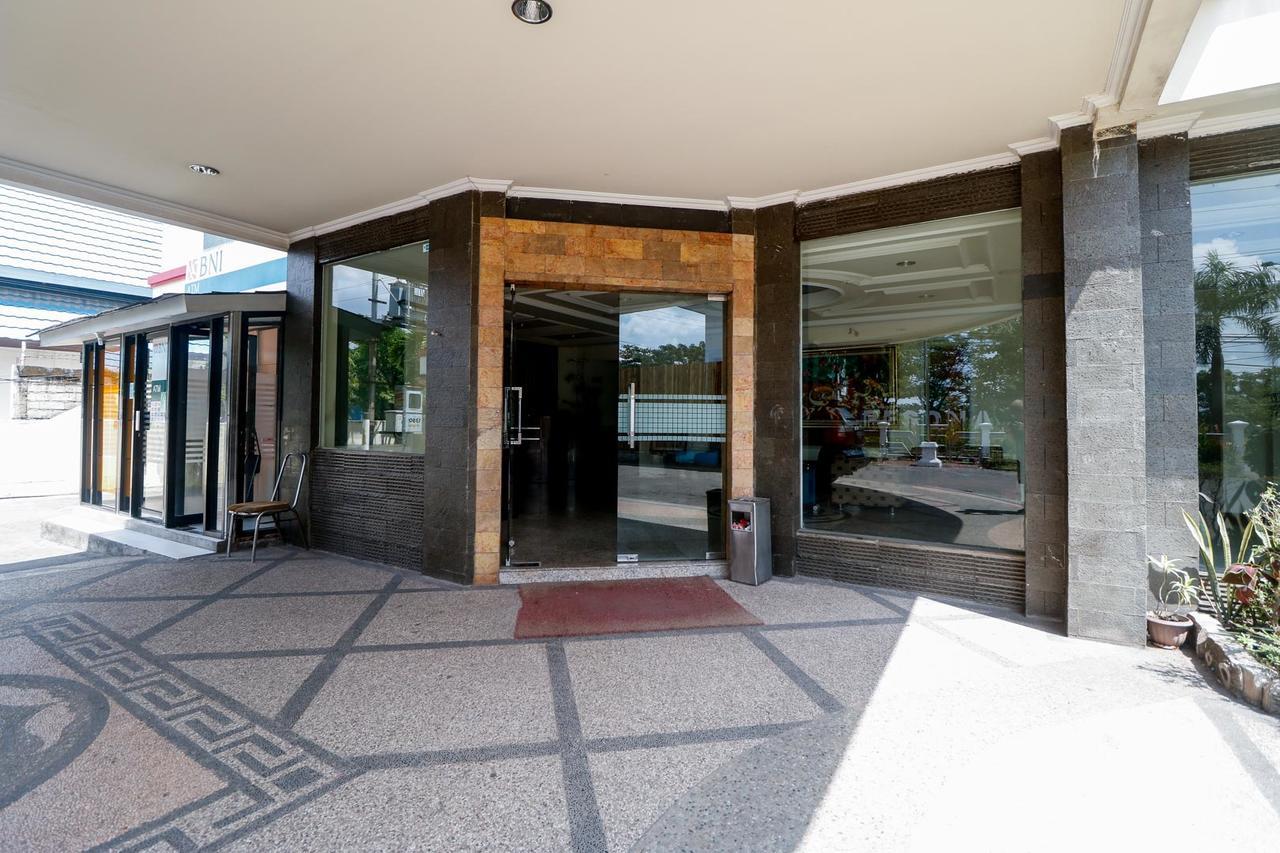 Reddoorz Plus Near Universitas Lambung Mangkurat バンジ ャ ルマシン エクステリア 写真